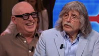 René lacht om presentatiedebuut Johan: 'Het is de gewoonte dat de presentator luistert!'