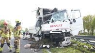 Ravage op de A59: meerdere vrachtwagens op elkaar gebotst, snelweg afgesloten