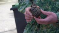 Vrouw stuit op handgranaat tijdens werken in de tuin
