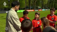 Ronald Koeman geeft kinderpersconferentie