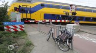 Bejaarde man op fiets aangereden door trein