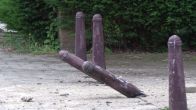 Auto belandt op zijn kop in voortuin in Terneuzen, politie zoekt getuigen