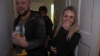 Jaïr sluit zichzelf op in de wc