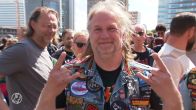 AC/DC treedt na jaren weer op in Amsterdam, fans staan al uren in de rij