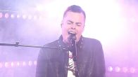 Marc Martel (leadzanger officiële Queen-tributeband) opent De Oranjezomer op prachtige wijze!