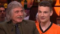 Vandaag Inside Oranje Quiz-deelnemer kruipt in de huid van Johan: 'Weg met die haarband van Depay!'