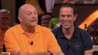 Bas Nijhuis heeft verkeerde info over Vandaag Inside Oranje Quiz-deelnemer: 'Een beetje zoals je fluit!'