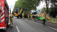 Grote ravage op A20 bij Moordrecht, vrachtwagen knal tegen boom na botsing