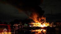 Drie boten uitgebrand in jachthaven Leiden, vijf boten beschadigd