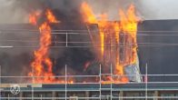 Uitslaande brand op bouwterrein Groningen, treinverkeer ligt stil