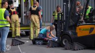 Man komt onder heftruck terecht
