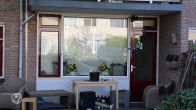 Woning waar inval werd gedaan in Barneveld vernield