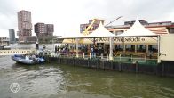 Pannenkoekenboot botst tegen kade, meerdere gewonden