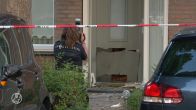 Voordeur aan diggelen na explosie bij woning in Venlo, verdachte op de vlucht