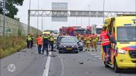 Brandweer moet vrouw uit auto halen na botsing