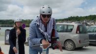 Martien gracieus op de segway