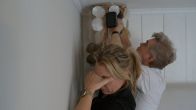 Teun helpt een plafond naar de gallemeizen!