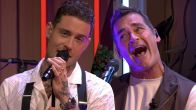 Douwe Bob en Jeroen van der Boom openen De Oranjezondag met 'Zij Gelooft In Mij'