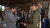 Waarom vliegen Koreanen 9000 kilometer om deze zorgboerderij in Landsmeer te bekijken?