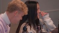 Floris maakt een kleurplaat voor Senna