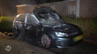 Auto van vermoedelijk dakdekker uitgebrand in Den Bosch