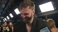 OML-Eva is door het dolle heen op rode loper Televizier-Gala