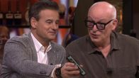 Wilfred toont René filmpje van Stoute Pieten Bingo: 'Worden die echt genaaid?'