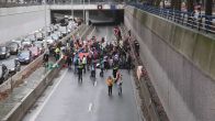 XR-activisten bezetten onaangekondigd A12 in Den Haag