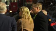 Koningspaar steekt omwonenden en nabestaanden Tarwekamp hart onder de riem