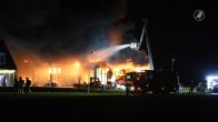 Explosiegevaar bij zeer grote brand bij mechanisatiebedrijf in Ie