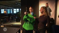 Roxy Dekker krijgt haar Shownieuws-award