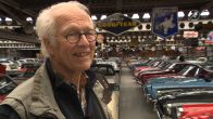 Joop (80) zet honderden oldtimers te koop