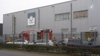 Man raakt met vinger bekneld in machine, wordt daarna land uit gezet