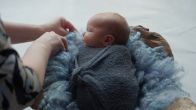 Baby Jelle straalt tijdens zijn eerste fotoshoot