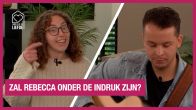 Ronald heeft een muzikale verrassing voor Rebecca!