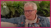 Jos danst en kijkt tv, maar heeft nog nooit gereisd!