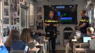 Scholieren krijgen les over sexting van politie: 'Praat erover'