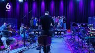 De cast van Elisabeth oefent voor het eerst met een orkest.