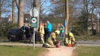 Persoon overleden na botsing tegen boom in Heiloo