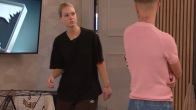 Amber eist opheldering van Esther