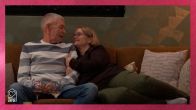 Hoe ver gaat Marcel voor een knuffel van Marjan?