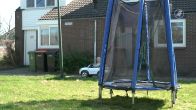 Buurt teleurgesteld: gemeente Hoorn wil geliefde trampolines weg hebben