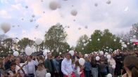 Honderden mensen bij stille tocht voor Nina (14) die uit het leven stapte na pesterijen