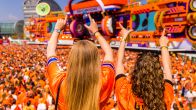 Het 538 Koningsdag-publiek draagt Pommelien Thijs op handen!