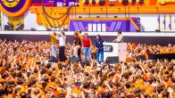 Een overvol podium bij Turfy Gang op 538 Koningsdag