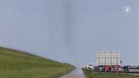 Dansende muggen zorgen voor bijzondere taferelen bij Afsluitdijk