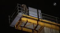 Man verblijft hele nacht in bouwkraan in Deventer