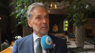 Schoof reageert op bekogeling met rookbom tijdens Bevrijdingsfestival