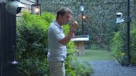 Is Robert de nieuwe bediende van Manon?
