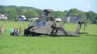 Militaire helikopter maakt noodlanding in weiland Borger